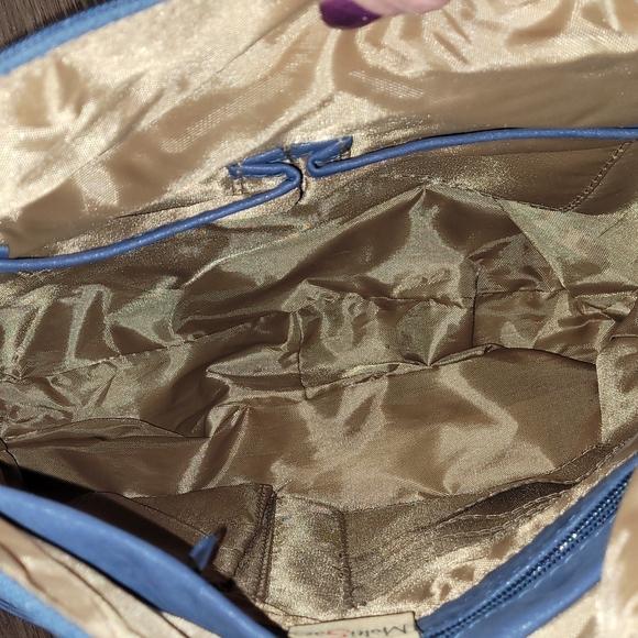 Cross body bag - Picture 3 of 3